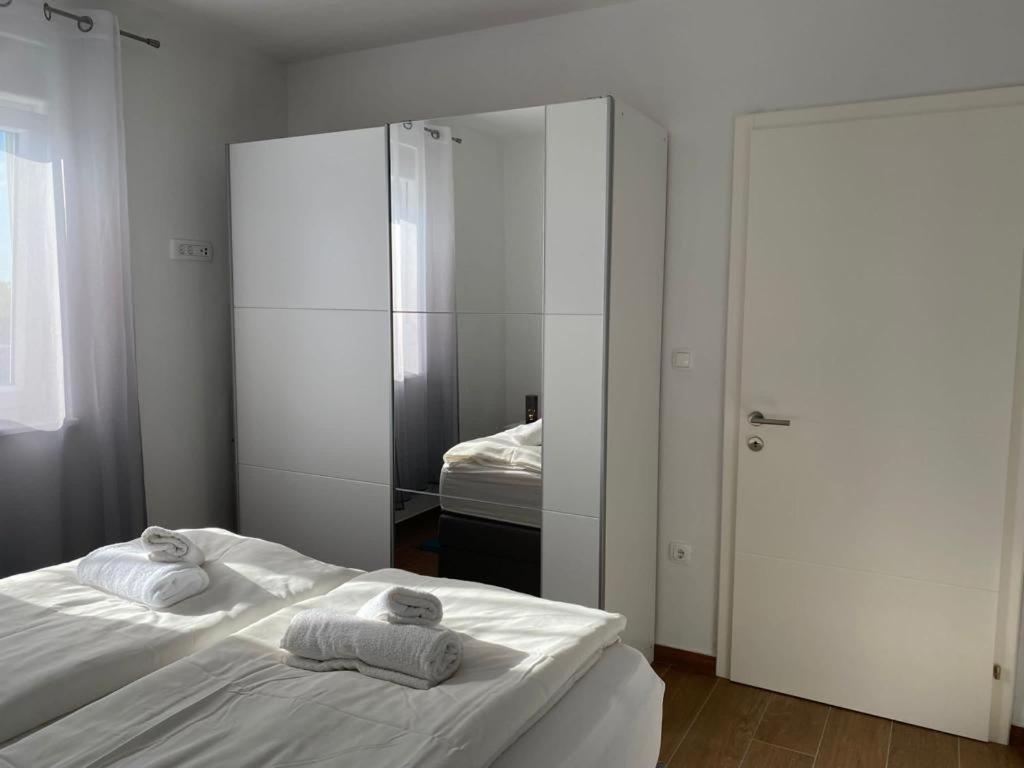 Adria-Appartment-Island-Vir #Sea #Beach #Wifi #Privateparking #Netflix מראה חיצוני תמונה