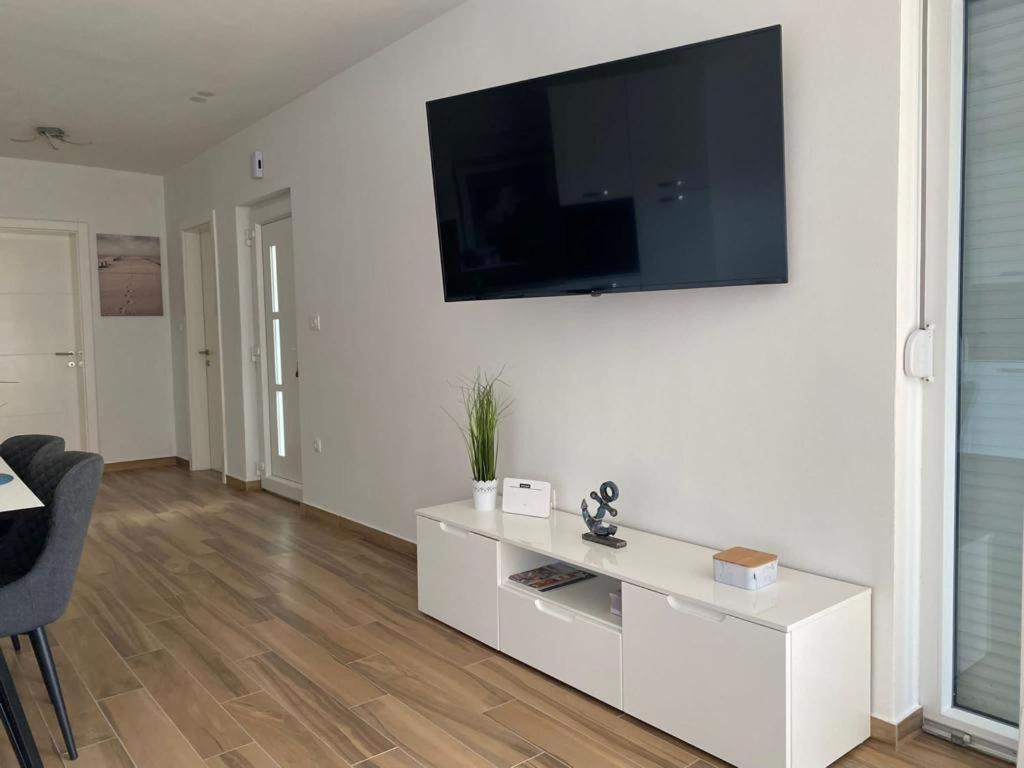 Adria-Appartment-Island-Vir #Sea #Beach #Wifi #Privateparking #Netflix מראה חיצוני תמונה